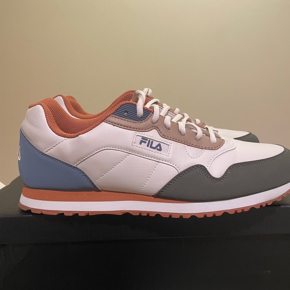 Fila men’s sneakers size 11 - Picture 3 of 4
